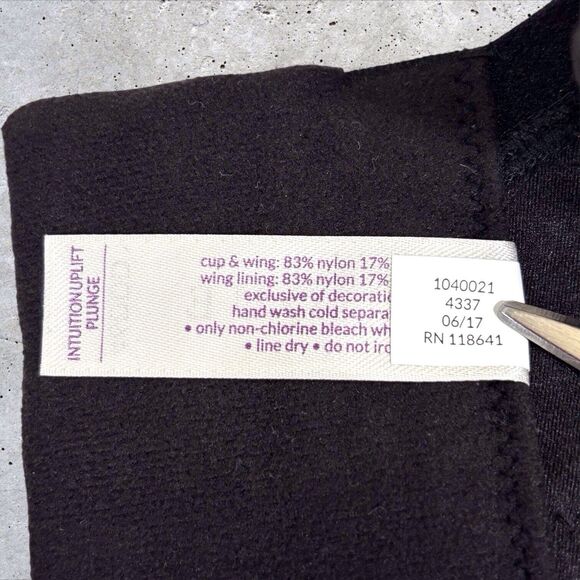 NWT Cacique Intuition Uplift Plunge Bra Underwire Adjustable Straps Black 46DDD - Picture 6 of 9